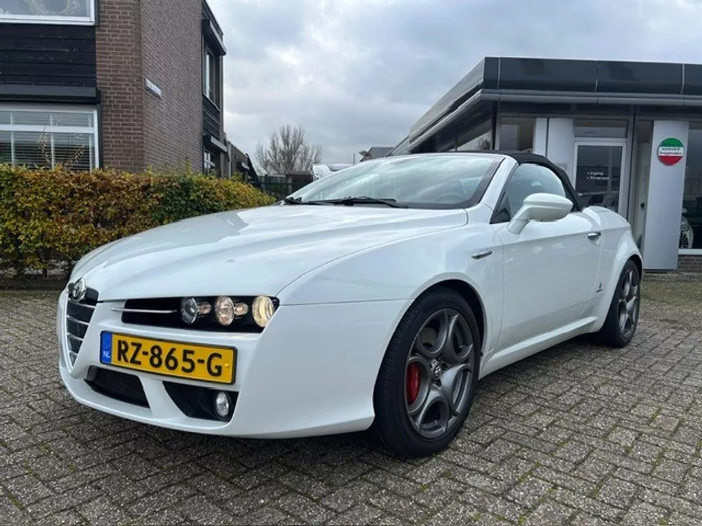 Alfa Romeo Spider 2.2 JTS 136KW NIEUWSTAAT