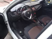 ALFA ROMEO Giulietta 1.4 Turbo MultiAir 170pk TCT Distinctive Lusso Foto